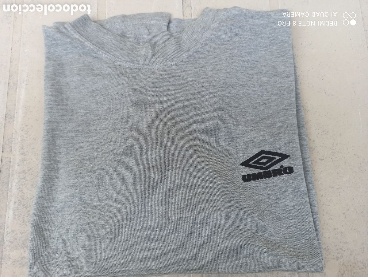 Segunda mano: Camiseta Umbro, r&eacute;plica - Foto 1