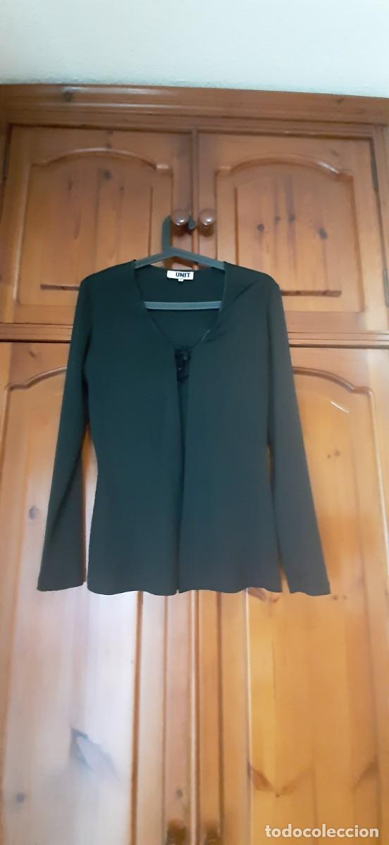 Segunda mano: CHAQUETA DE PUNTO - Foto 1