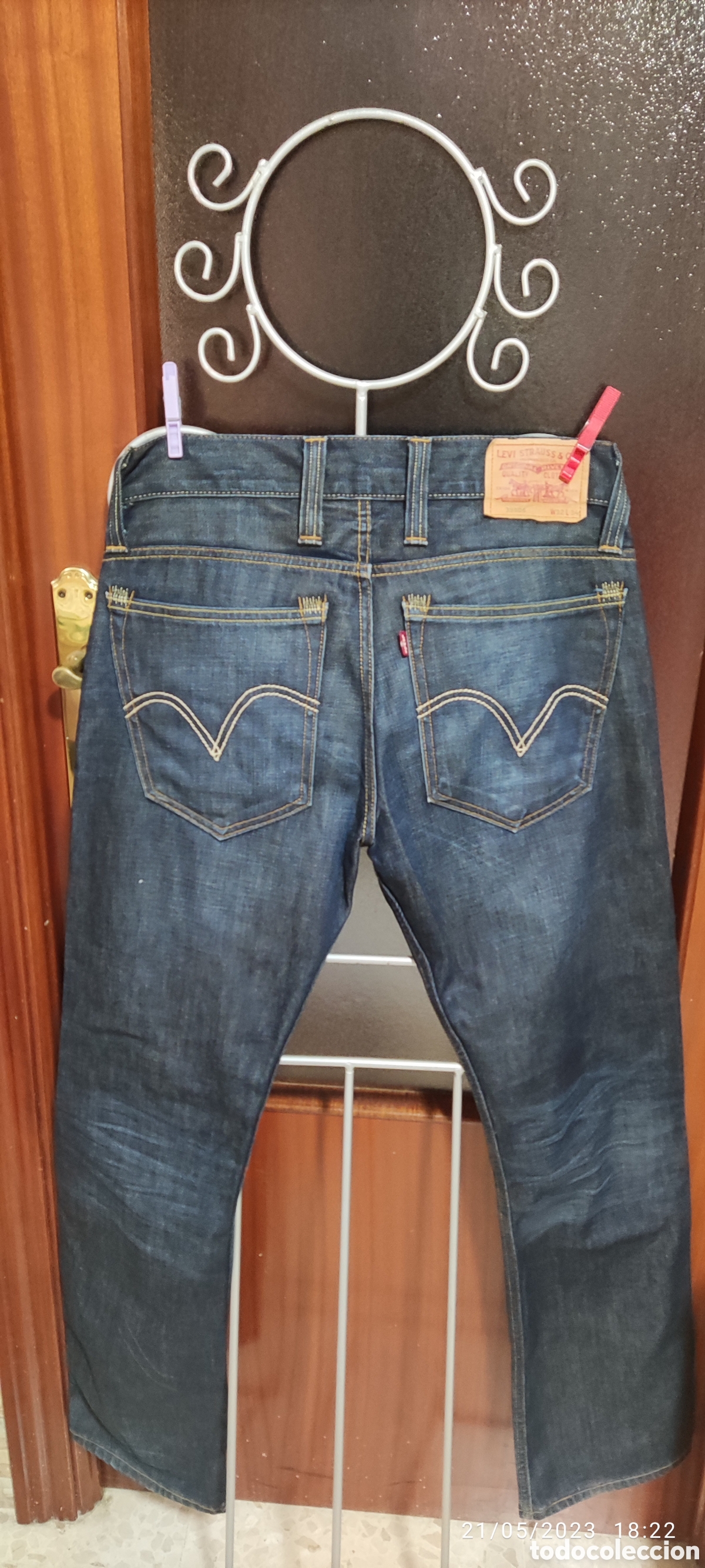 Segunda mano: Pantal&oacute;n original Levis strauss - Foto 2