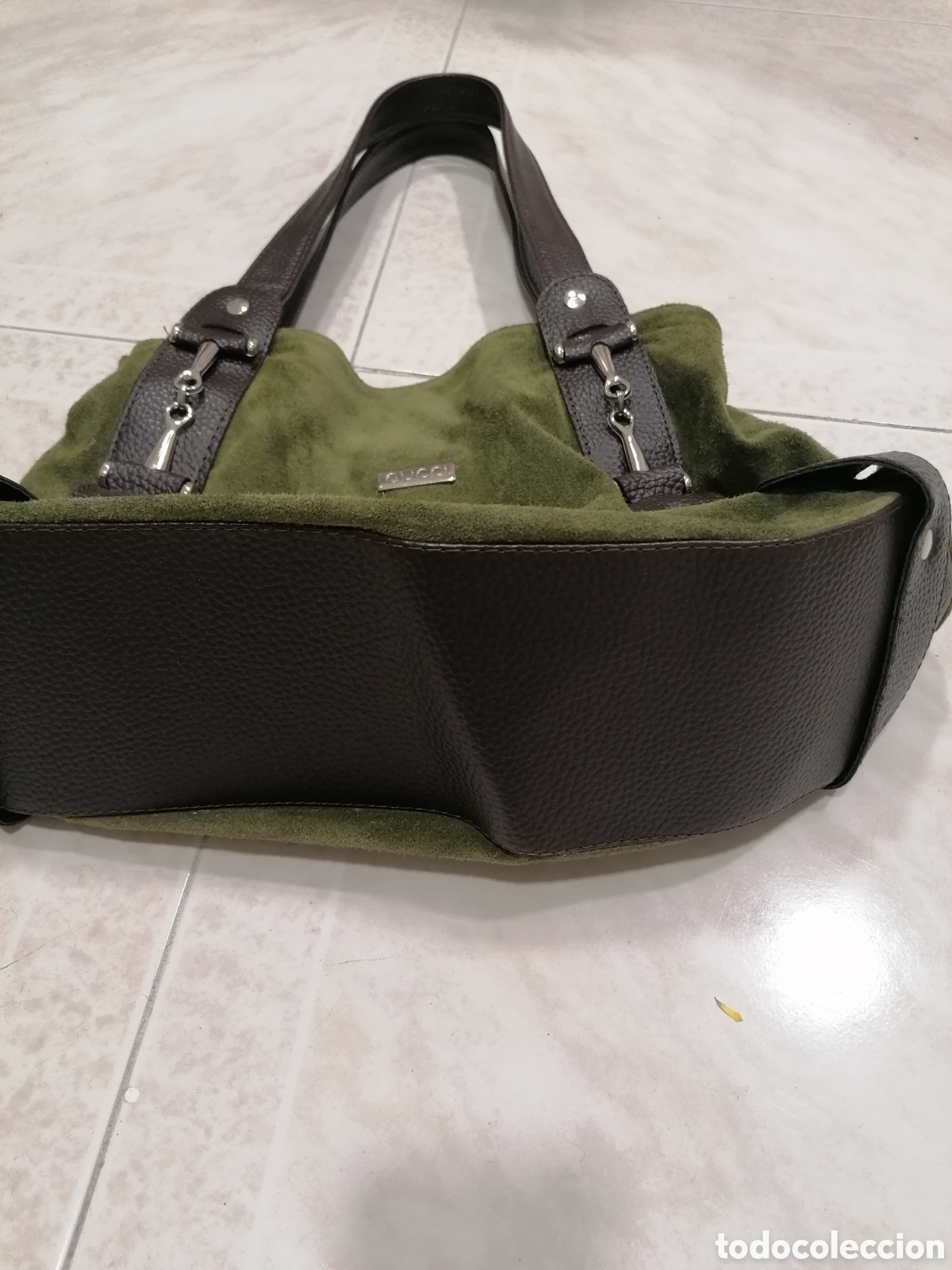 Segunda mano: Boldo de piel marr&oacute;n y verde de Gucci - Foto 3