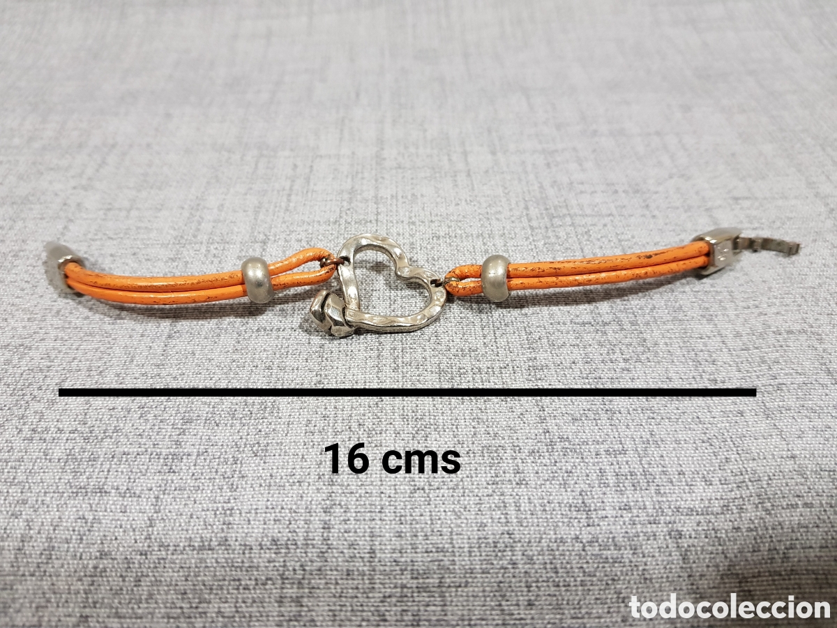 Segunda mano: PULSERA DE CUERO CON CORAZ&Oacute;N DE METAL - Foto 2