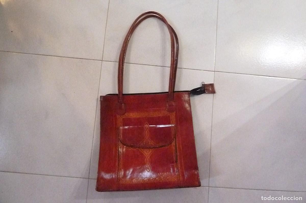 Segunda mano: Bolso cuero con grabados - Foto 4