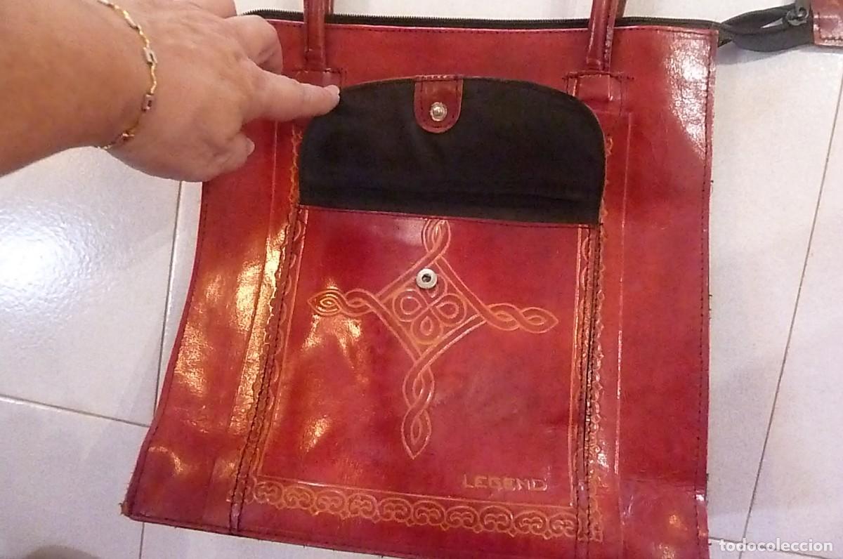 Segunda mano: Bolso cuero con grabados - Foto 5