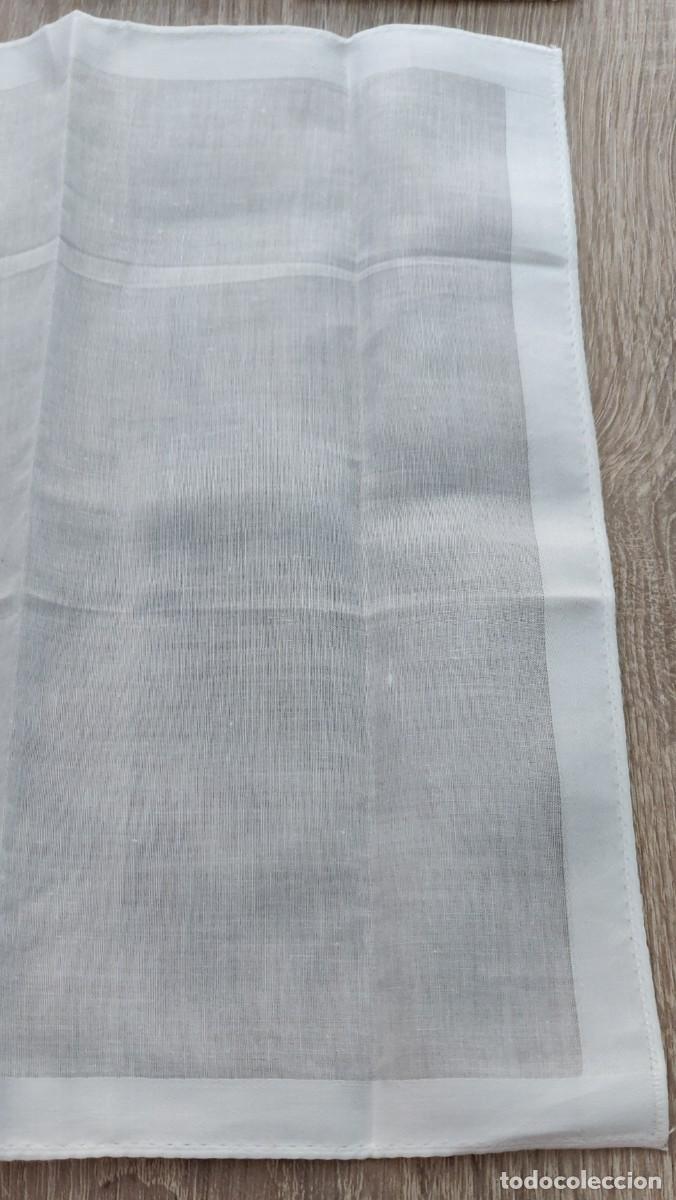 Segunda mano: Pa&ntilde;uelos de Sra Bordados - Foto 7