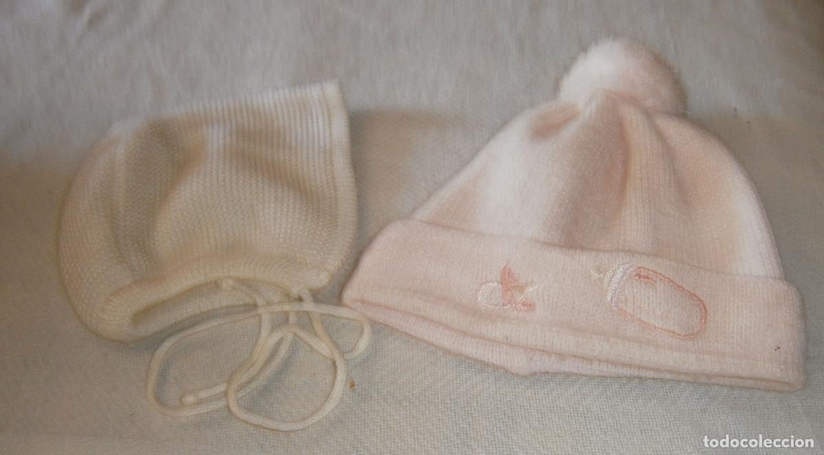 Segunda mano: Dos gorros para mu&ntilde;eca o bebe - Foto 1