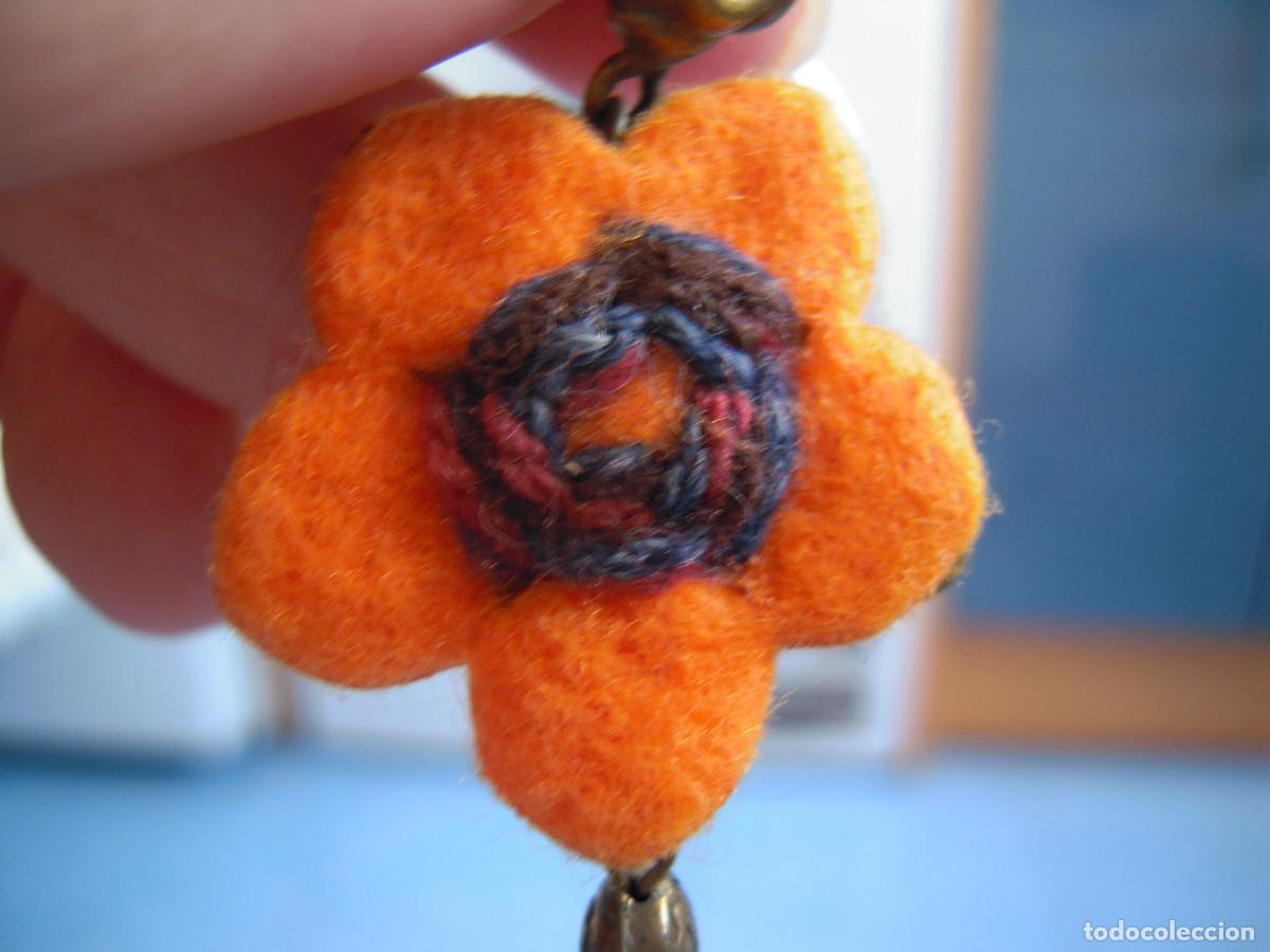 Segunda mano: Pendientes metal flor naranja fieltro - Foto 5
