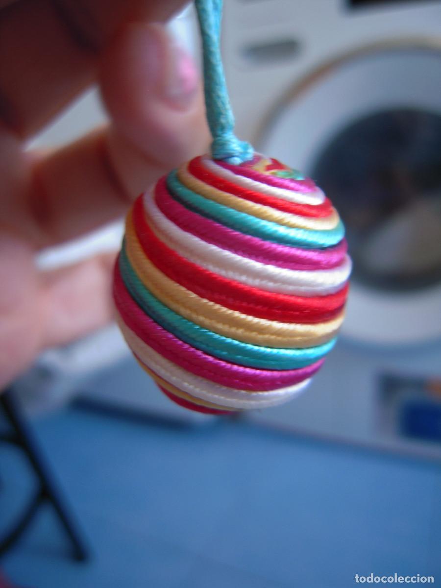 Segunda mano: Pendientes bolas multicolores tela - Foto 3