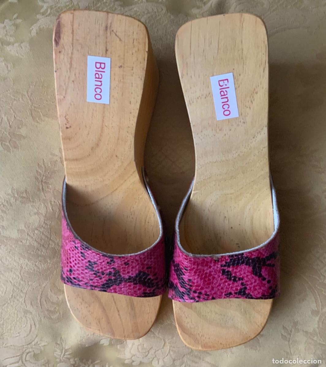 Segunda mano: ZAPATOS DE MADERA TALLA 38 MARCA BLANCO - Foto 2
