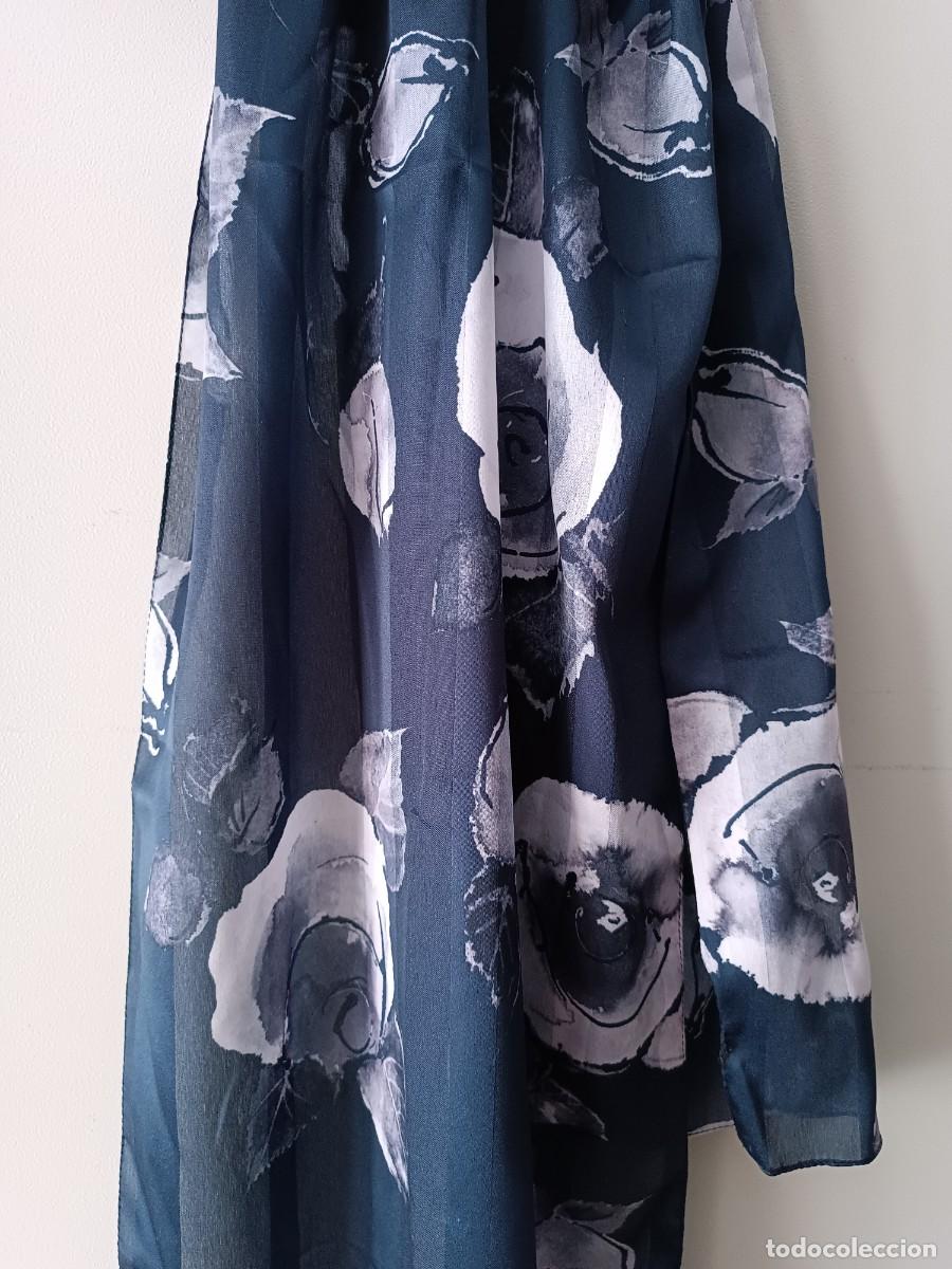 Segunda mano: Pa&ntilde;uelo cuello estampado - Foto 1