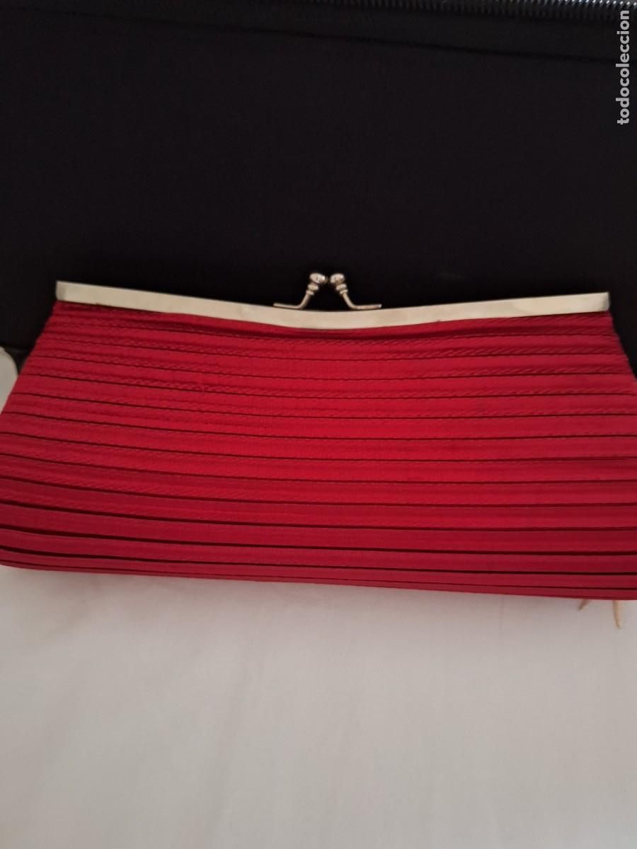 Segunda mano: Bolso de fiesta raso rojo - Foto 2