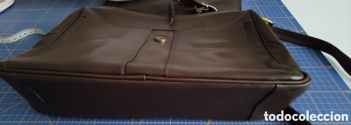 Segunda mano: Bolso cartera marr&oacute;n. - Foto 9