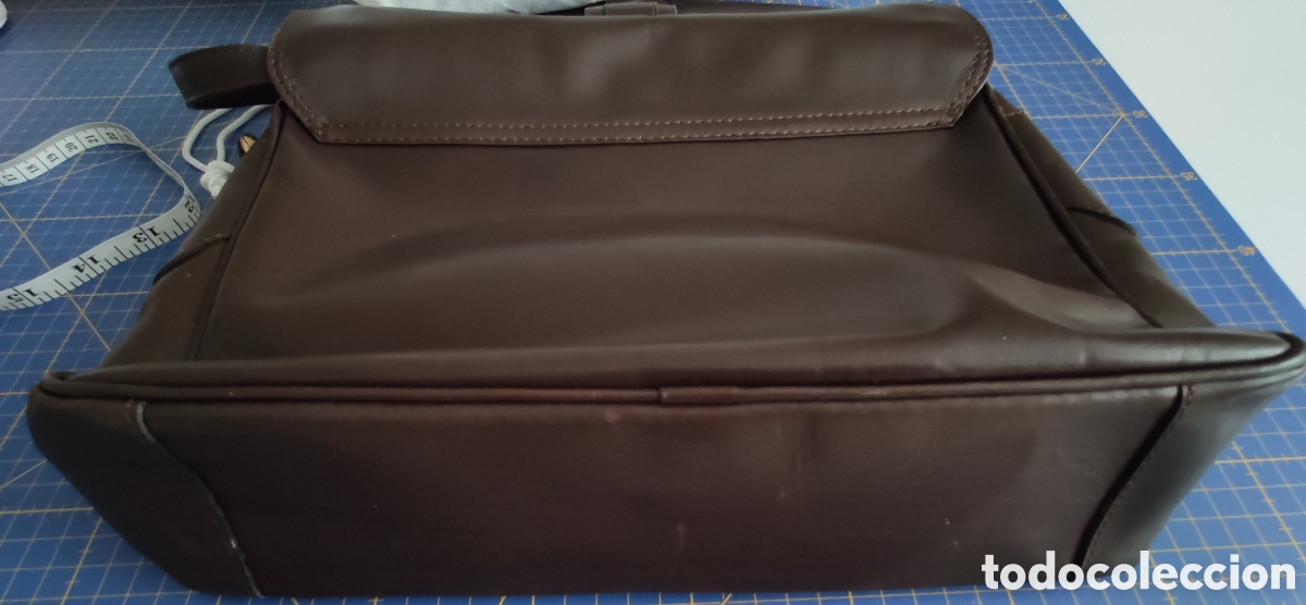 Segunda mano: Bolso cartera marr&oacute;n. - Foto 10