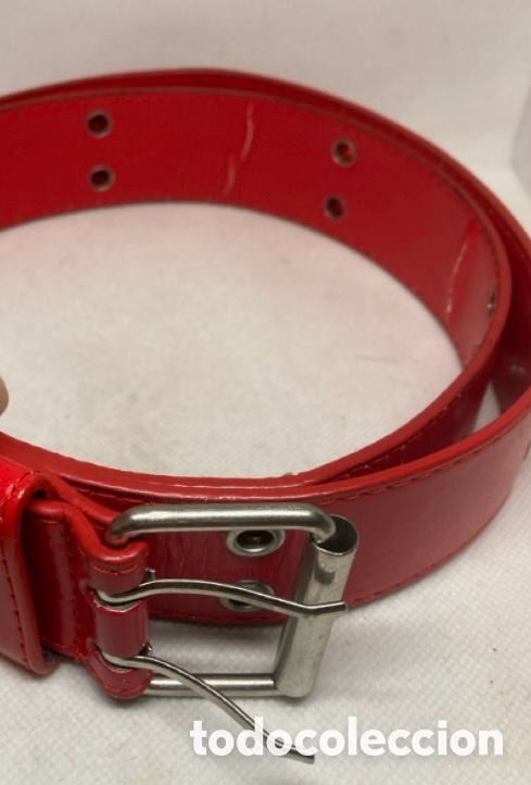 Segunda mano: CINTUR&Oacute;N ROJO DOBLE HEBILLA - Foto 2