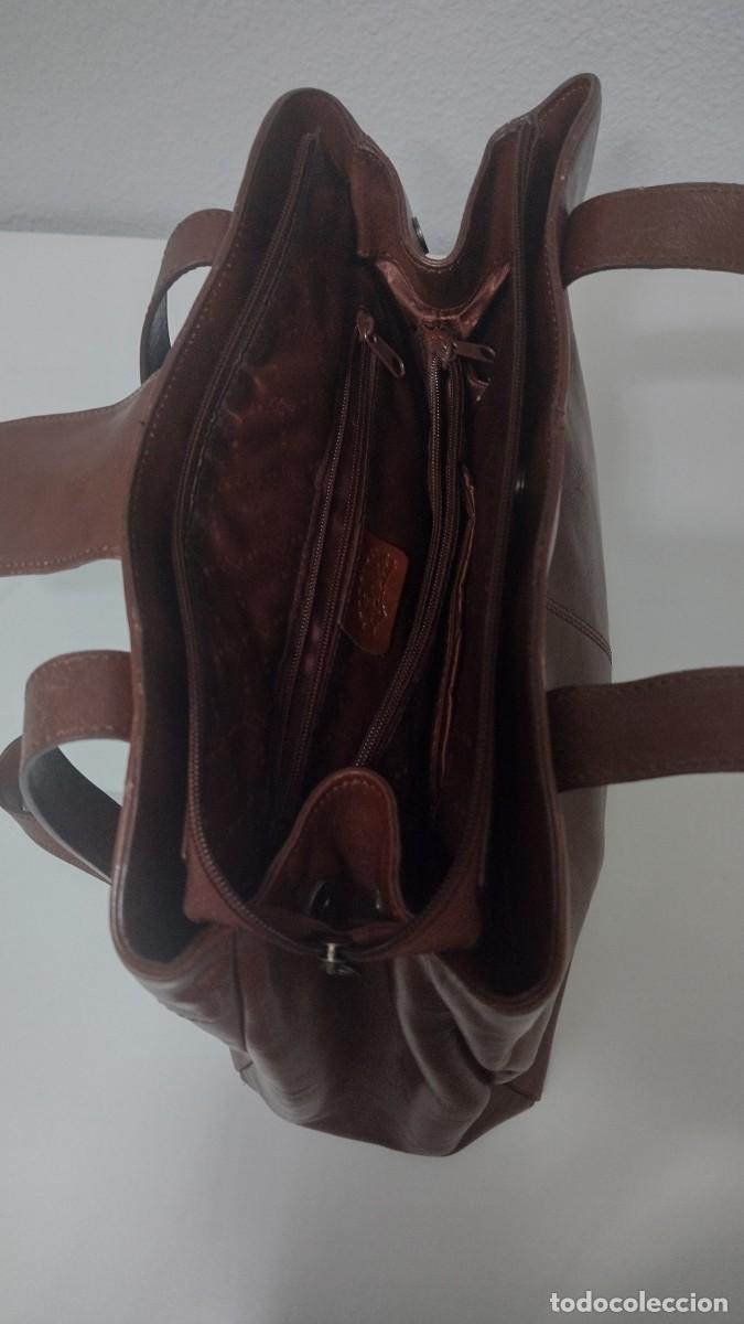 Segunda mano: Bolso de piel marr&oacute;n. Marca &rdquo;Francinel&rdquo;. - Foto 3