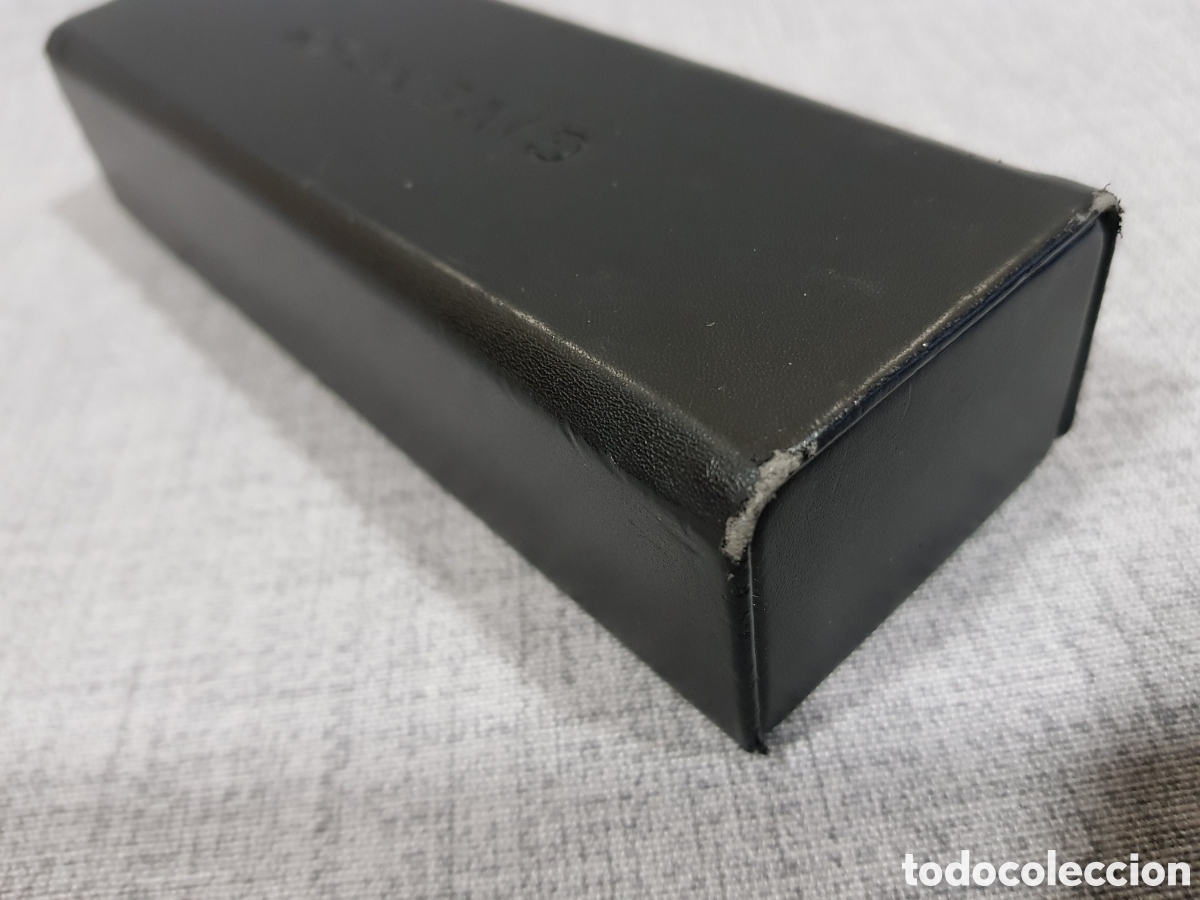 Segunda mano: GIVENCHY FUNDA GAFAS R&Iacute;GIDA CON CIERRE IMANTADO + GAMUZA - Foto 5