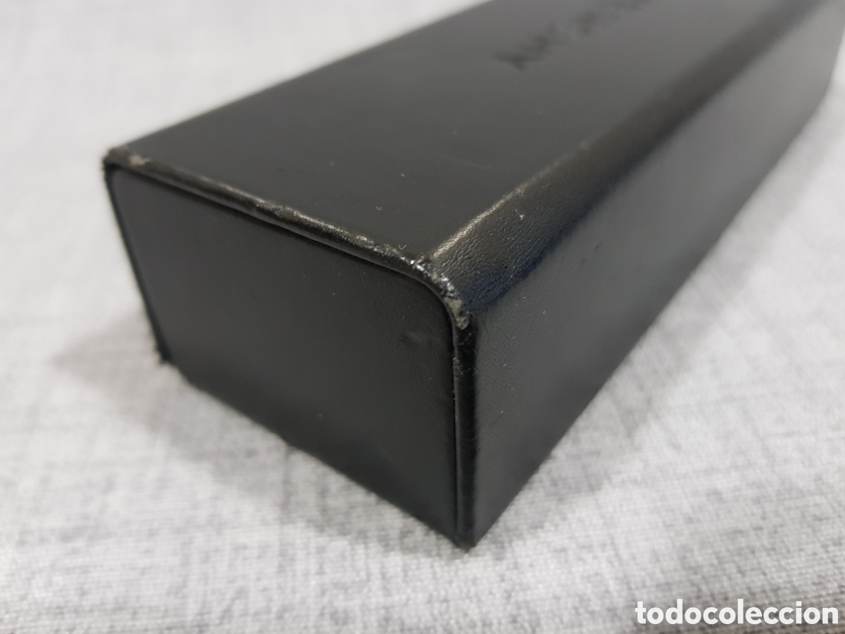 Segunda mano: GIVENCHY FUNDA GAFAS R&Iacute;GIDA CON CIERRE IMANTADO + GAMUZA - Foto 7