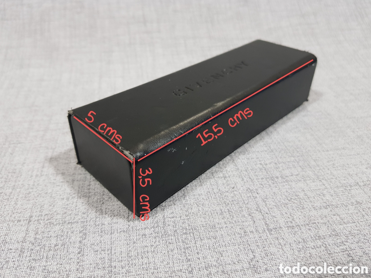 Segunda mano: GIVENCHY FUNDA GAFAS R&Iacute;GIDA CON CIERRE IMANTADO + GAMUZA - Foto 3