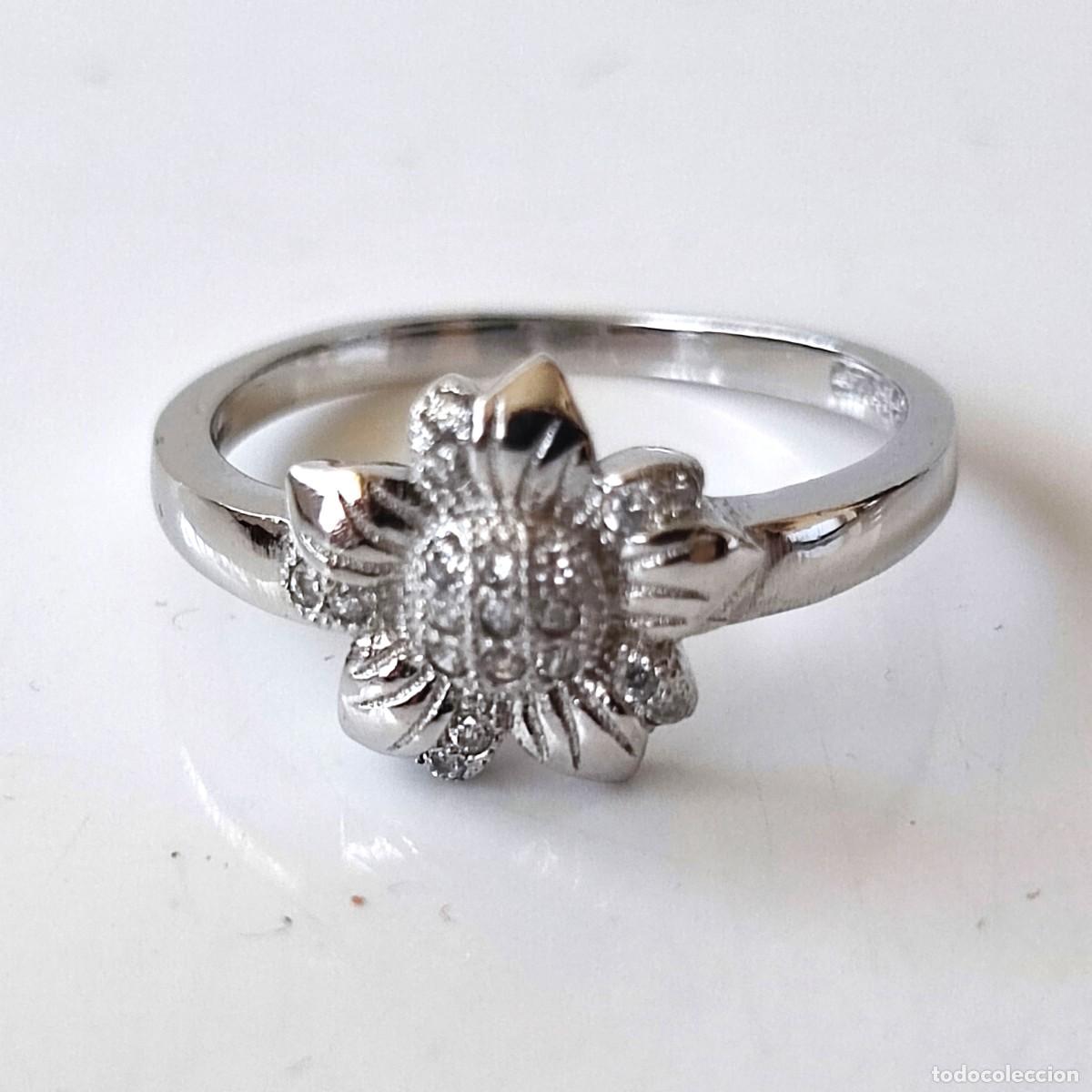 Segunda mano: Anillo de plata y circonitas - Foto 1