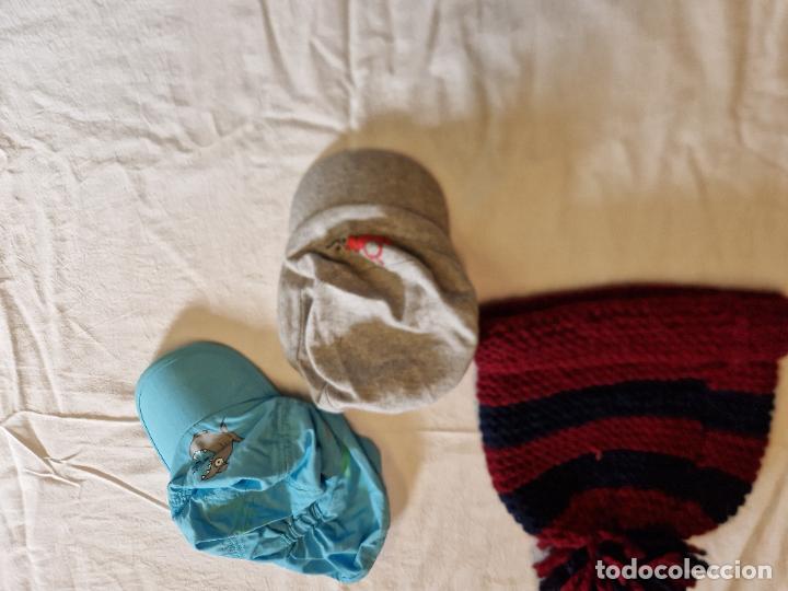 Segunda mano: LOTE DE GORROS DIFERENTES EDADES - Foto 1