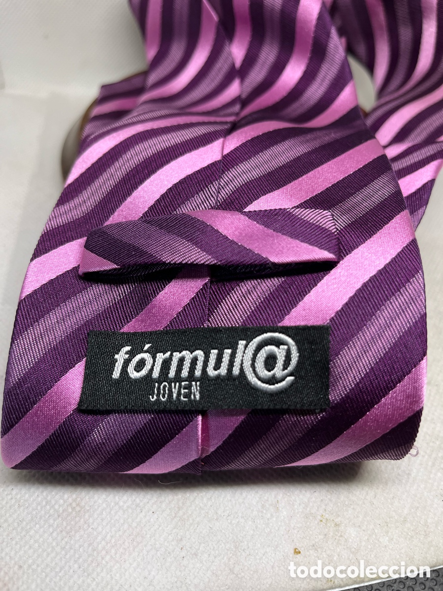 Segunda mano: CORBATA DE F&Oacute;RMULA JOVEN &ldquo; EL CORTE Y INGL&Eacute;S 100 % seda - Foto 2
