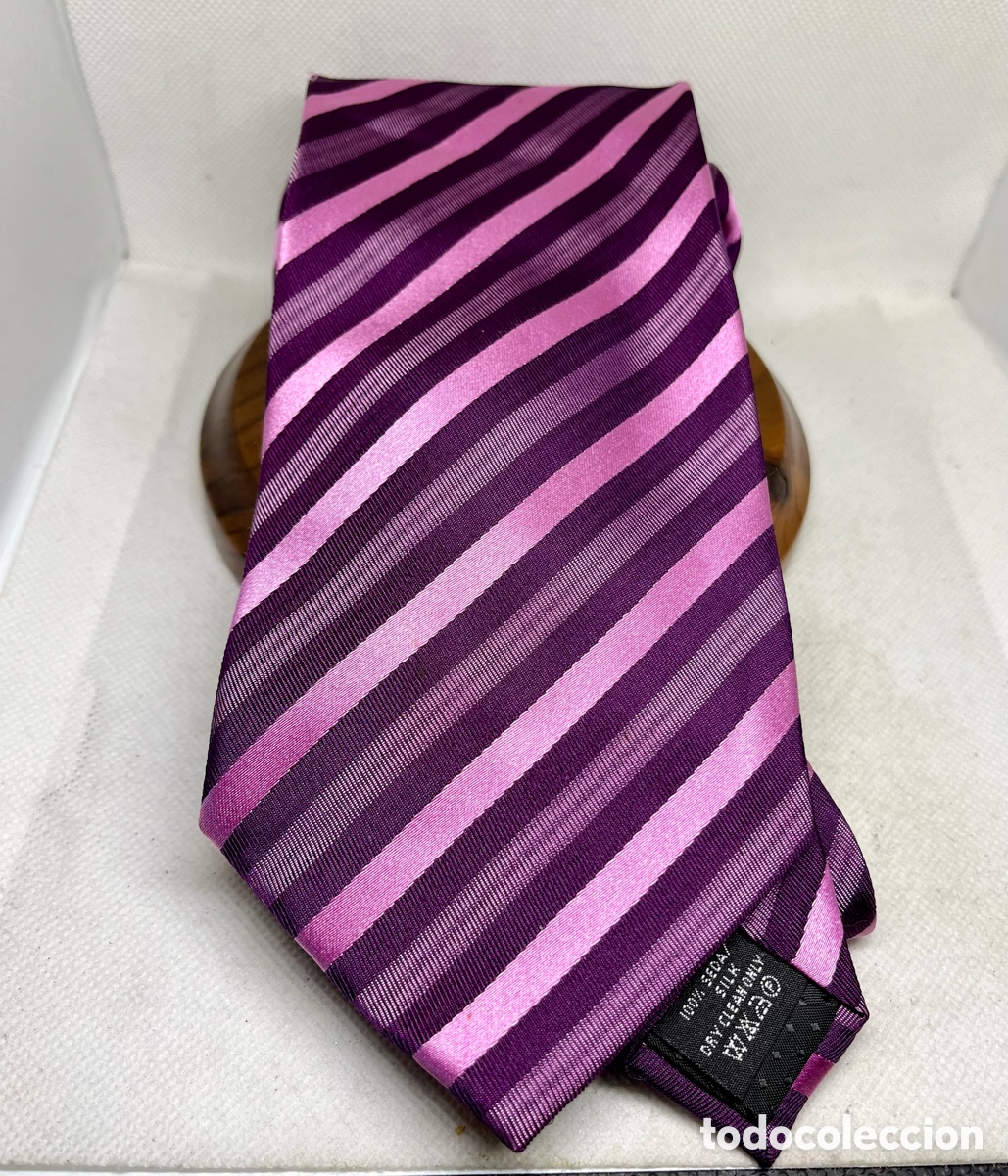 Segunda mano: CORBATA DE F&Oacute;RMULA JOVEN &ldquo; EL CORTE Y INGL&Eacute;S 100 % seda - Foto 1