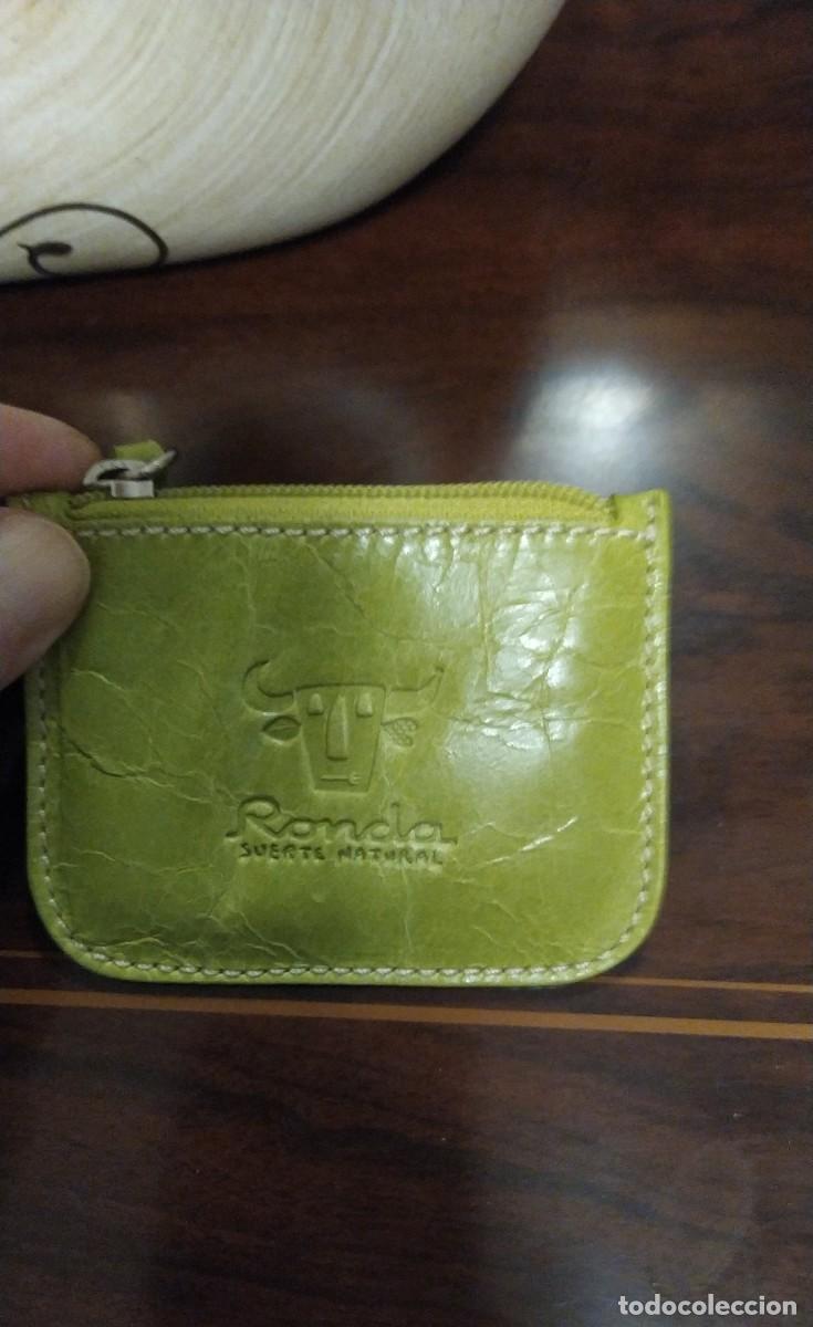 Segunda mano: Monedero de piel sin estrenar - Foto 1