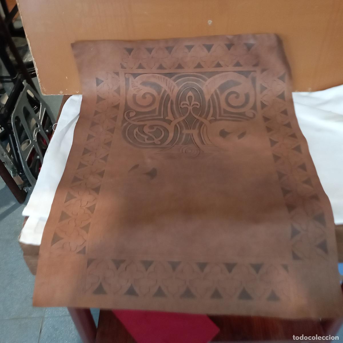 Segunda mano: cuero repujado - Foto 2