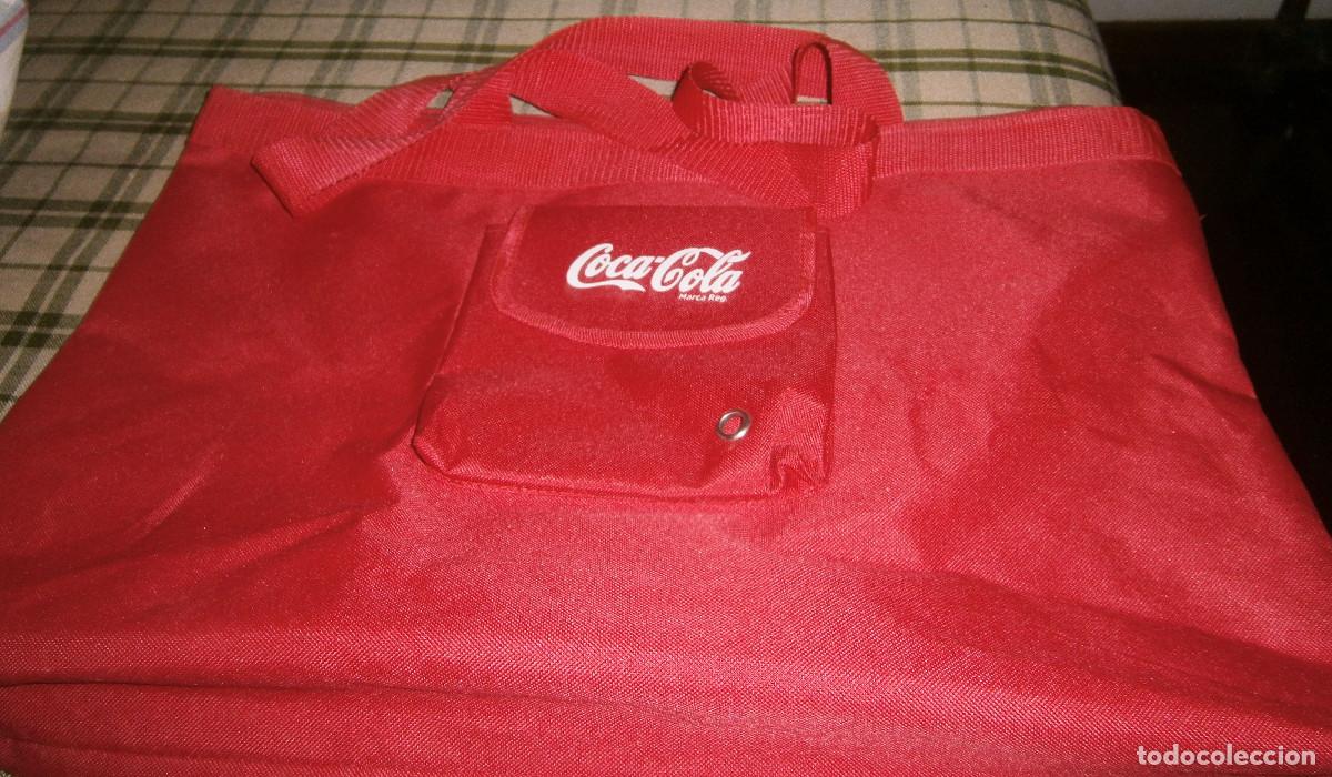 Segunda mano: bolsa roja de cocacola 57 cms de ancha y 36 cms de alta - Foto 2