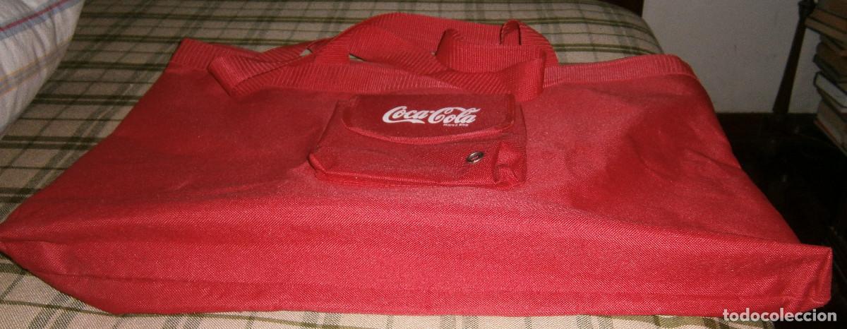 Segunda mano: bolsa roja de cocacola 57 cms de ancha y 36 cms de alta - Foto 3