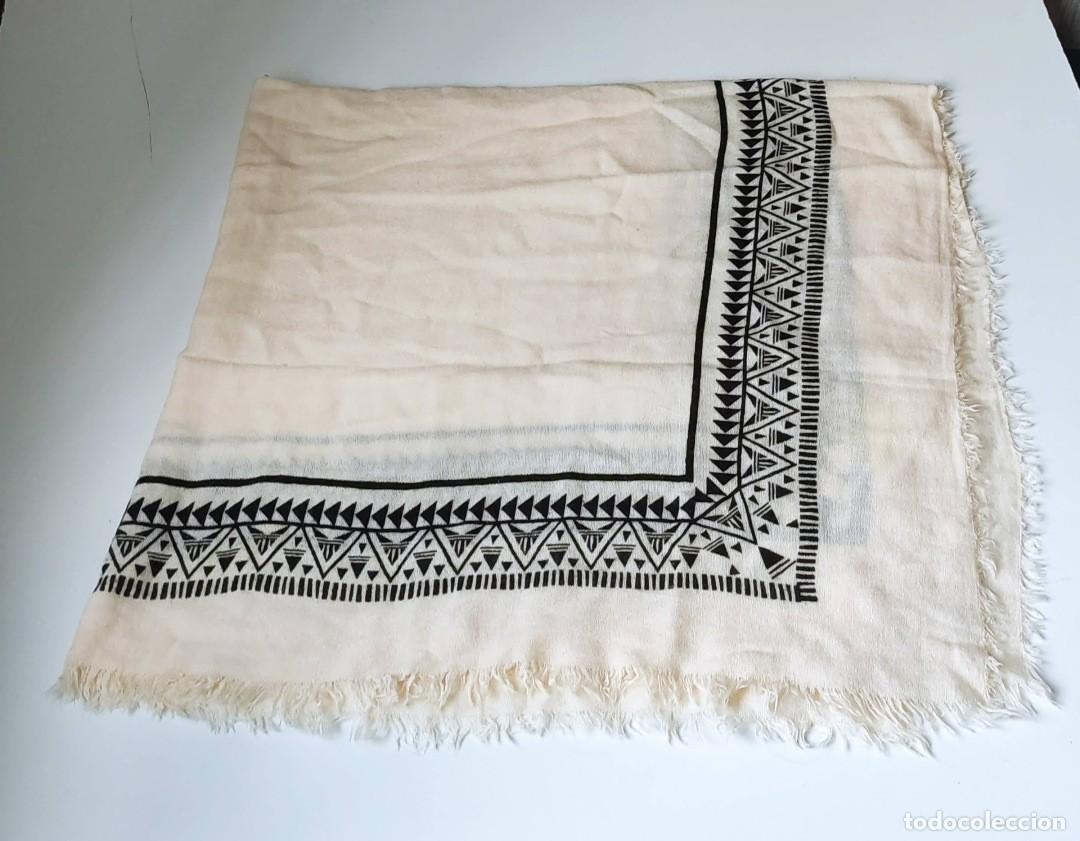 Segunda mano: PA&Ntilde;UELO BEIGE CUADRADO - Foto 2