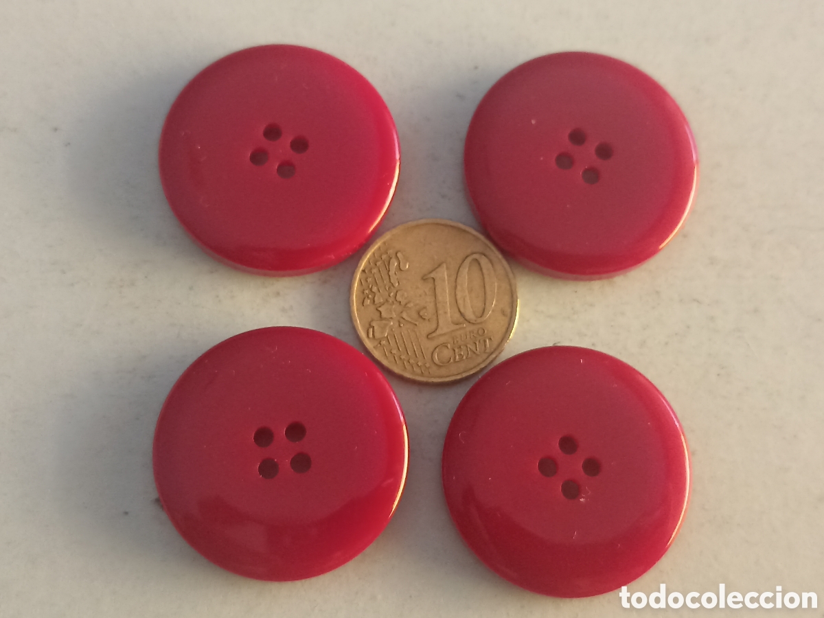 Segunda mano: 4 Botones rojos - Pedido m&iacute;nimo 3&euro; - Foto 2