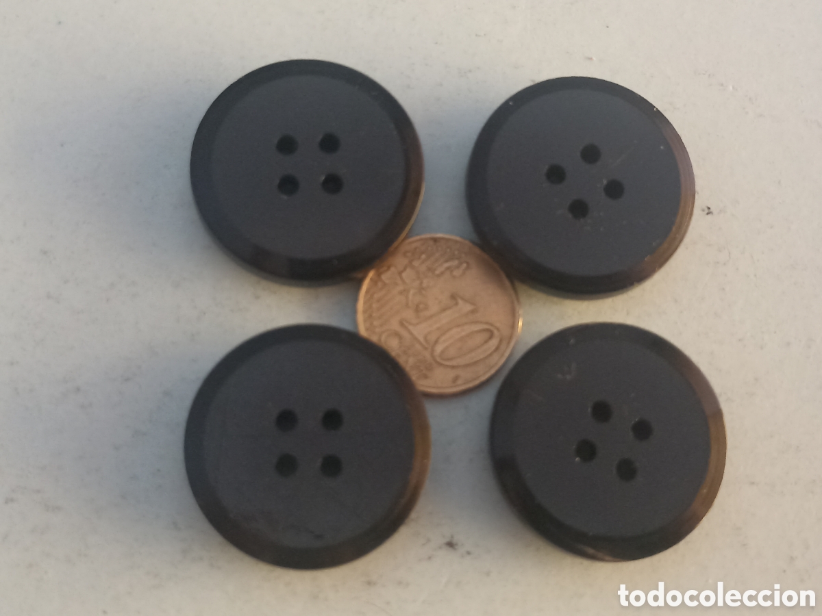 Segunda mano: 4 Botones negros - Pedido m&iacute;nimo 3&euro; - Foto 2