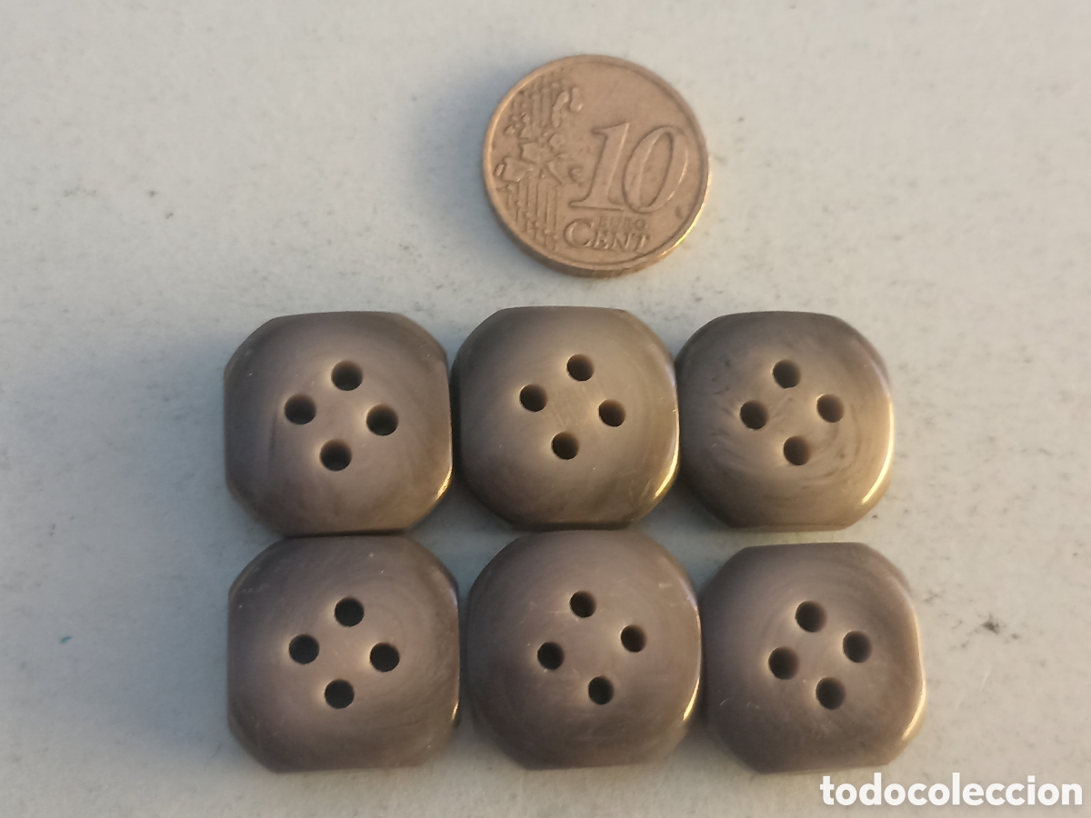 Segunda mano: 6 Botones grises - Pedido m&iacute;nimo 3&euro; - Foto 2