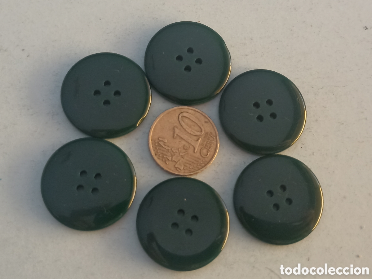 Segunda mano: 6 Botones verdes - Pedido m&iacute;nimo 3&euro; - Foto 2