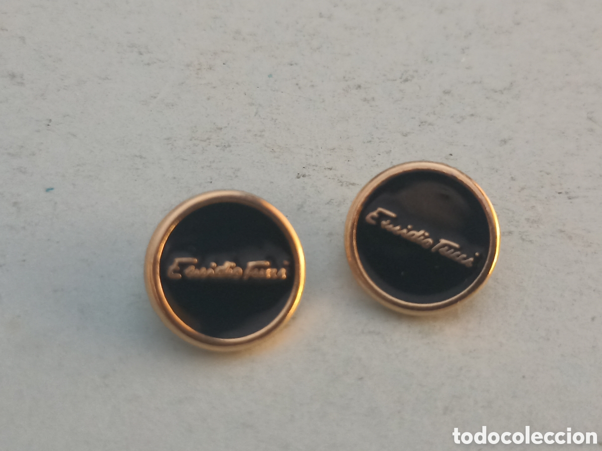 Segunda mano: 2 Botones Emidio Tucci - Pedido m&iacute;nimo 3&euro; - Foto 1