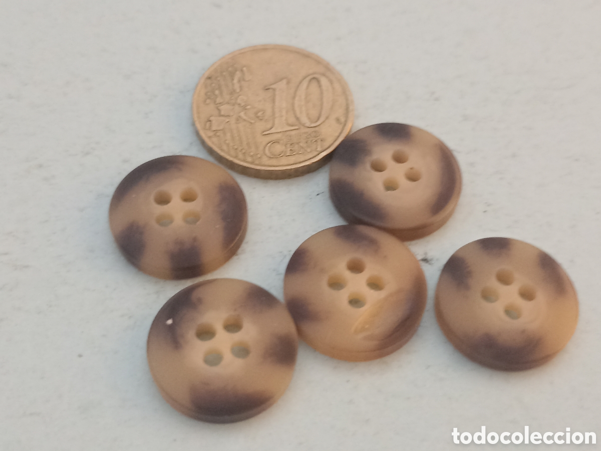Segunda mano: 5 Botones marrones Lee peque&ntilde;os - Pedido m&iacute;nimo 3&euro; - Foto 2