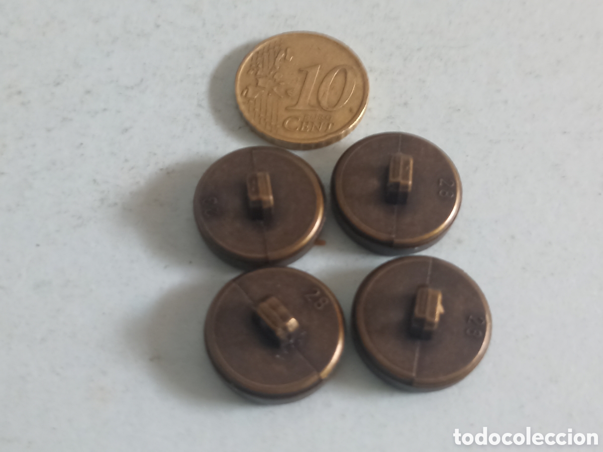Segunda mano: 4 Botones marrones lisos - Pedido m&iacute;nimo 3&euro; - Foto 2
