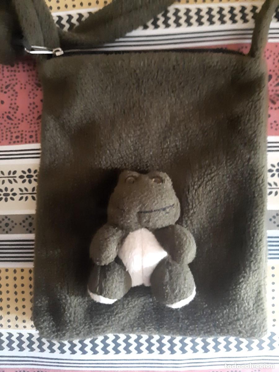 Segunda mano: Bolso de peluche con ranita - Foto 3
