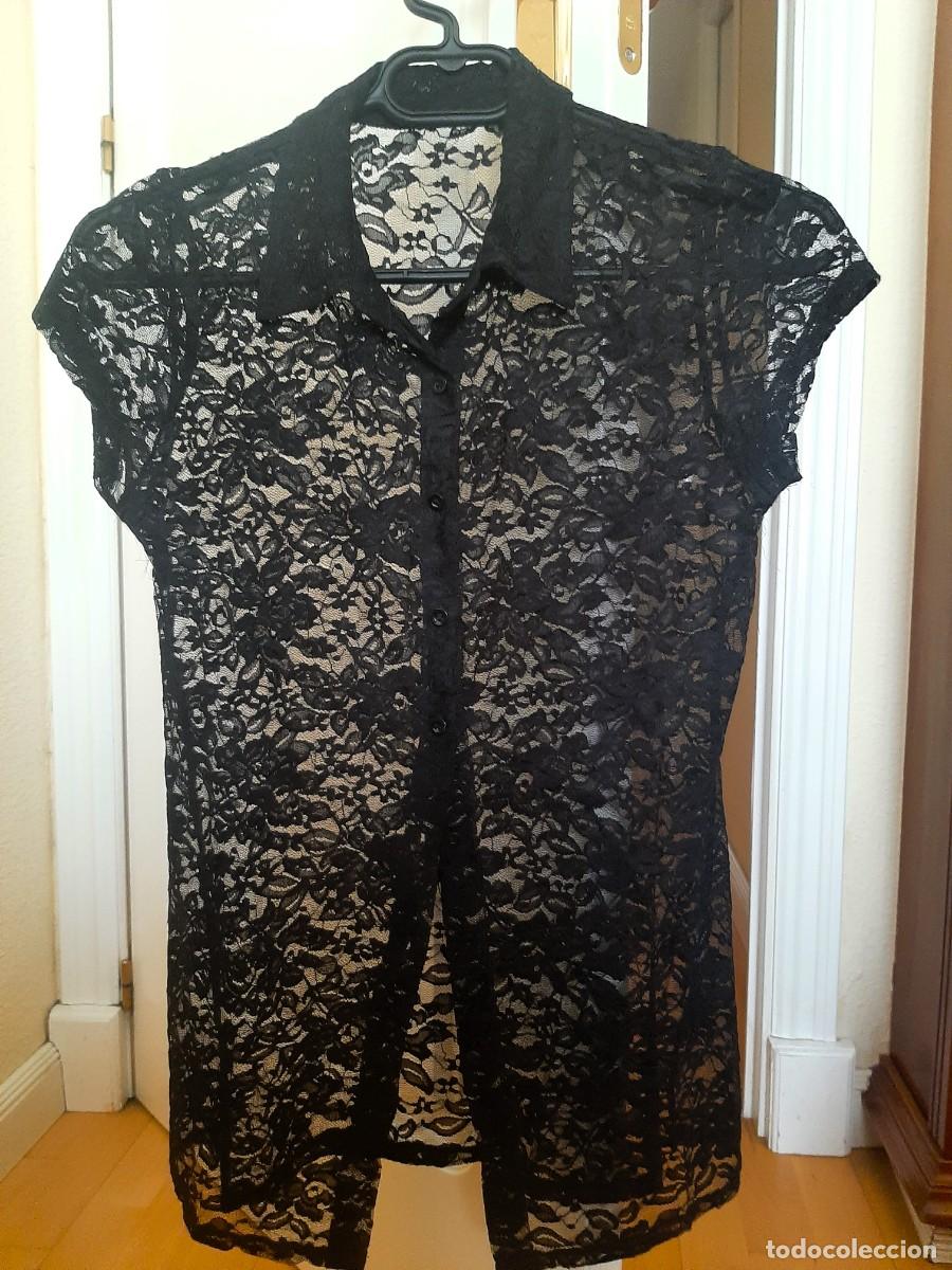 Segunda mano: CAMISA DE ENCAJE - Foto 2