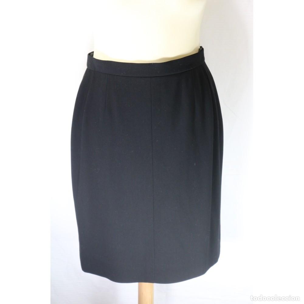Segunda mano: Falda Chanel negra de primavera-verano - Foto 1