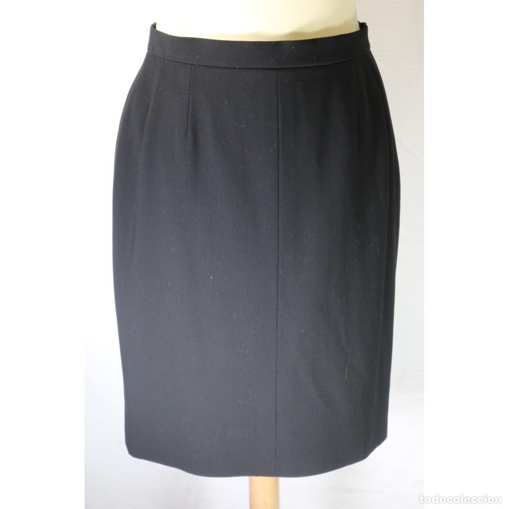 Segunda mano: Falda Chanel negra de primavera-verano - Foto 3