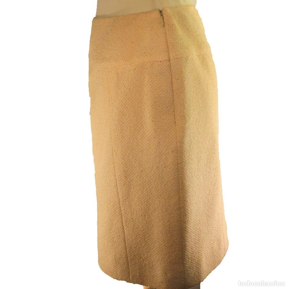 Segunda mano: Falda Chanel de tweed amarilla - Foto 3