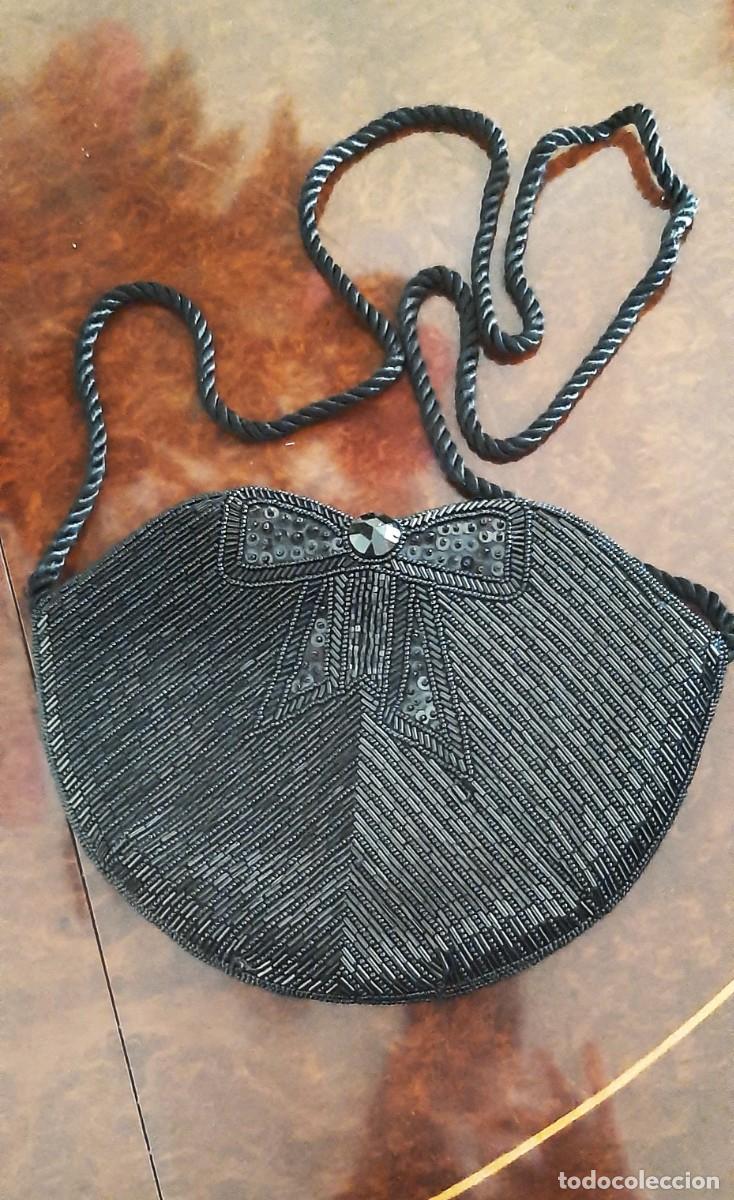 Segunda mano: BOLSO NEGRO DE PEDRERIA - Foto 1