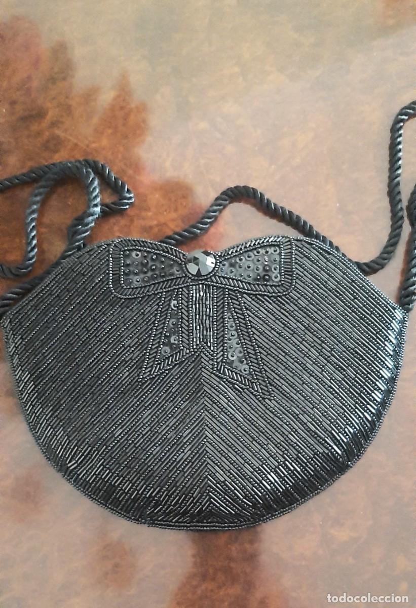 Segunda mano: BOLSO NEGRO DE PEDRERIA - Foto 2