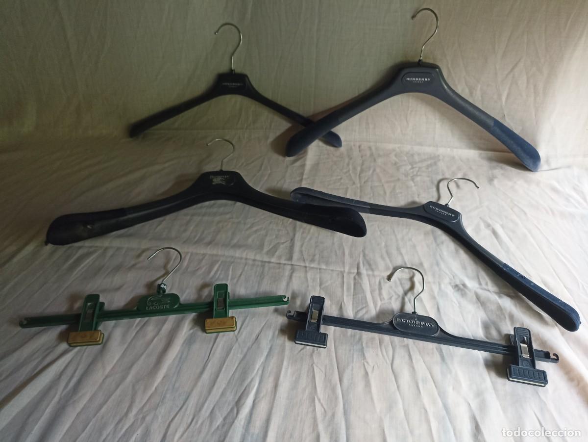 Segunda mano: Lote 6 perchas de marca Burberry, Lacoste - Foto 1