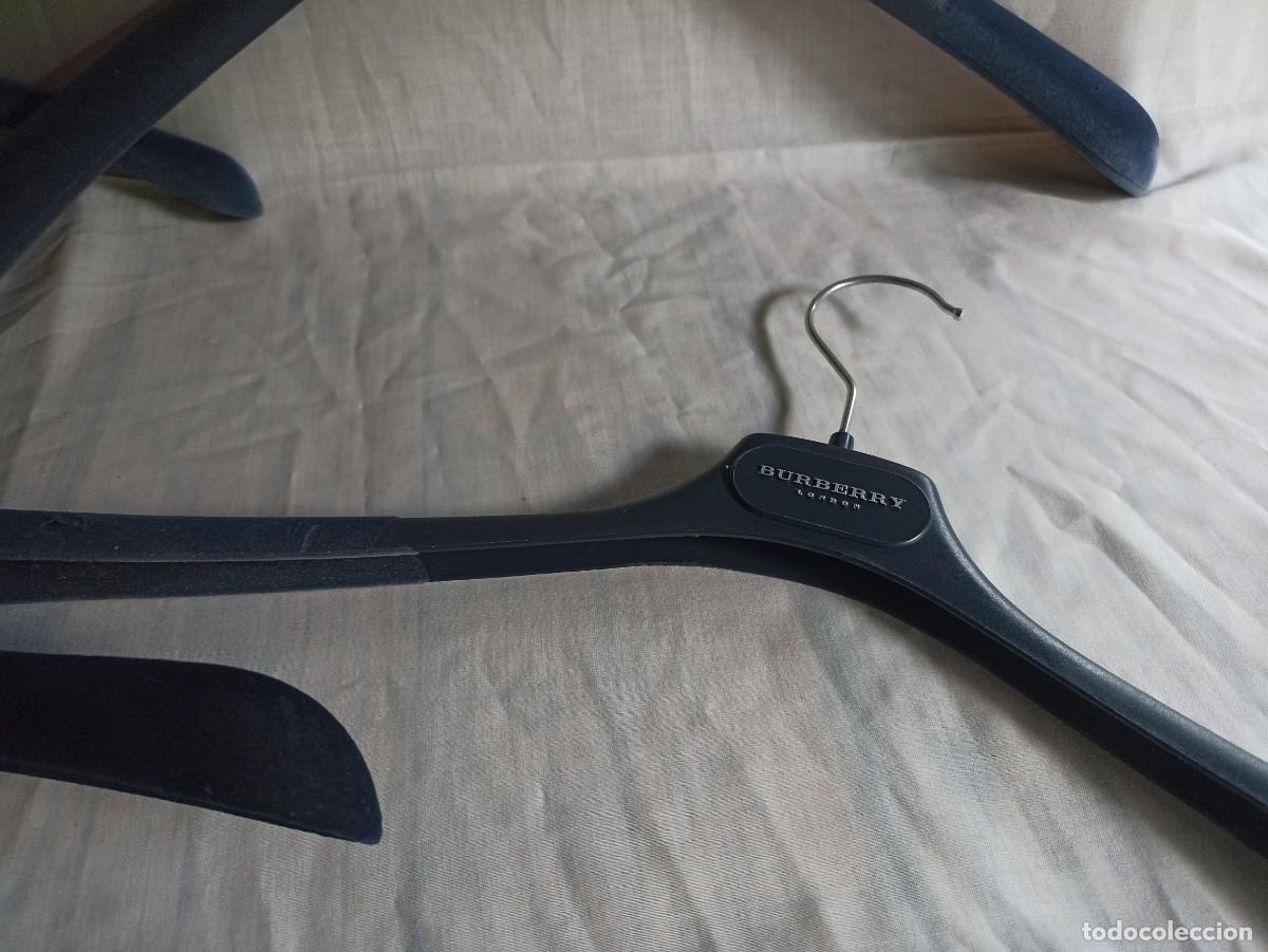 Segunda mano: Lote 6 perchas de marca Burberry, Lacoste - Foto 5