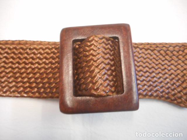 Segunda mano: BONITO CINTURON. COLOR MARR&Oacute;N. LARGO 100 CM - Foto 3