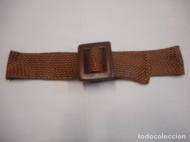 Segunda mano: BONITO CINTURON. COLOR MARR&Oacute;N. LARGO 100 CM - Foto 1