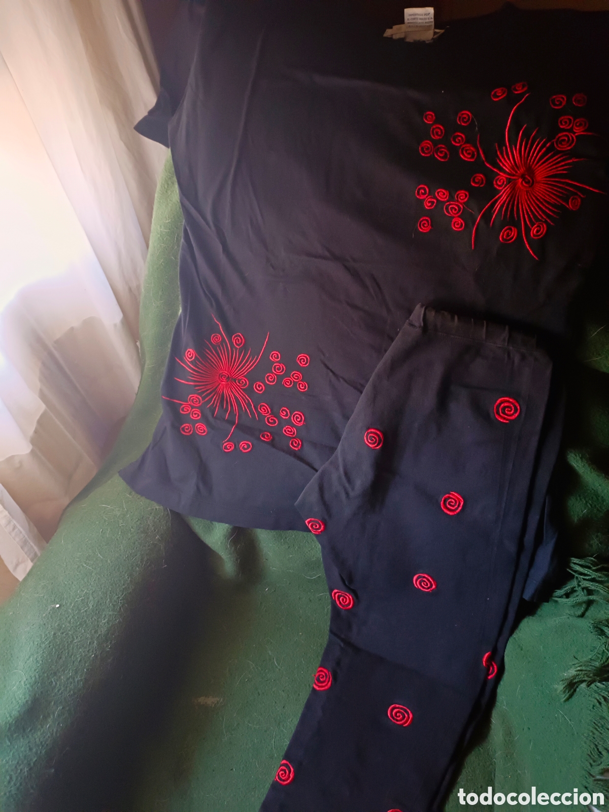 Segunda mano: Conjunto camiseta con leggings - Foto 2