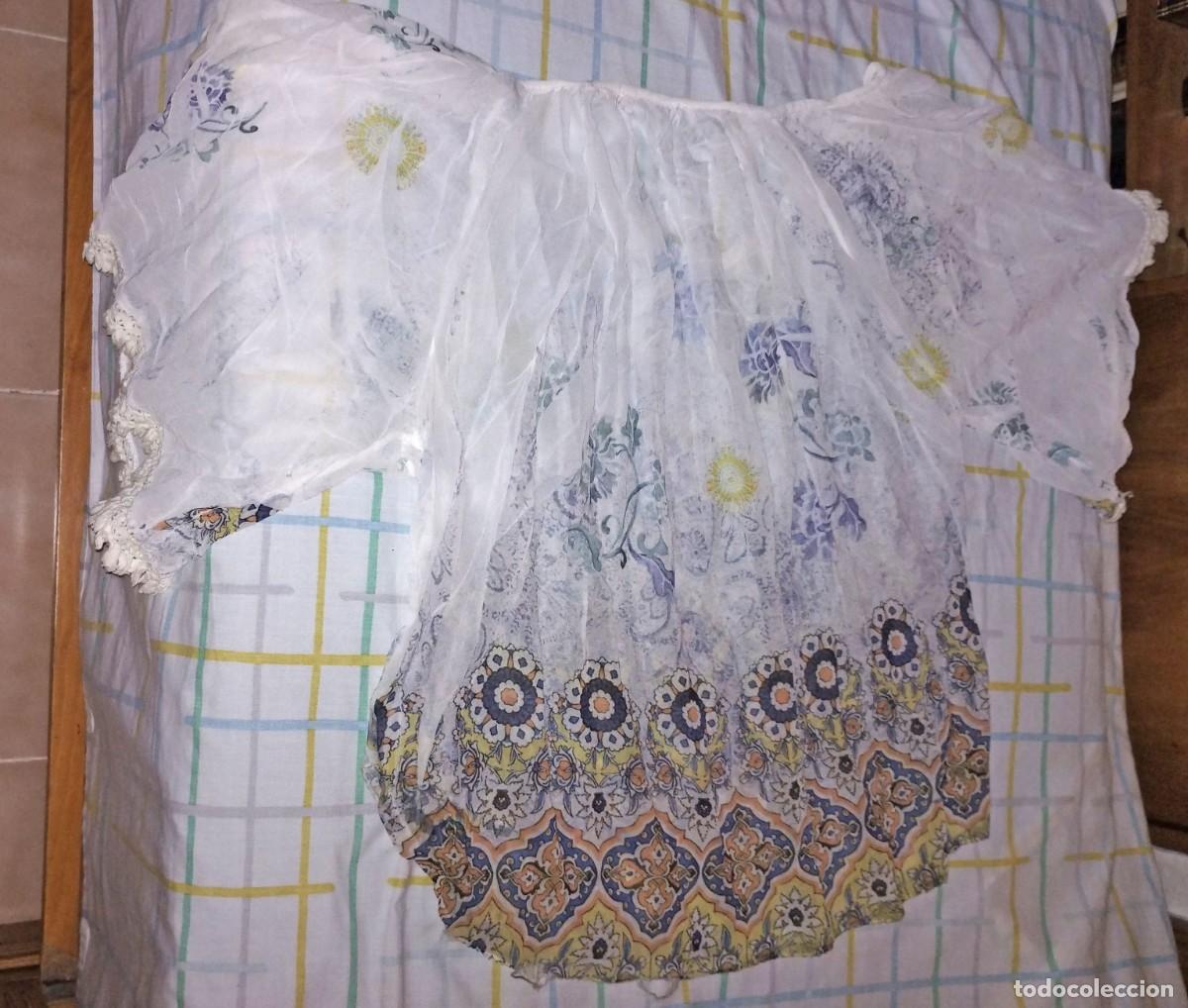 Segunda mano: BLUSA DECORADA CON CENEFA INFERIOR - Foto 2